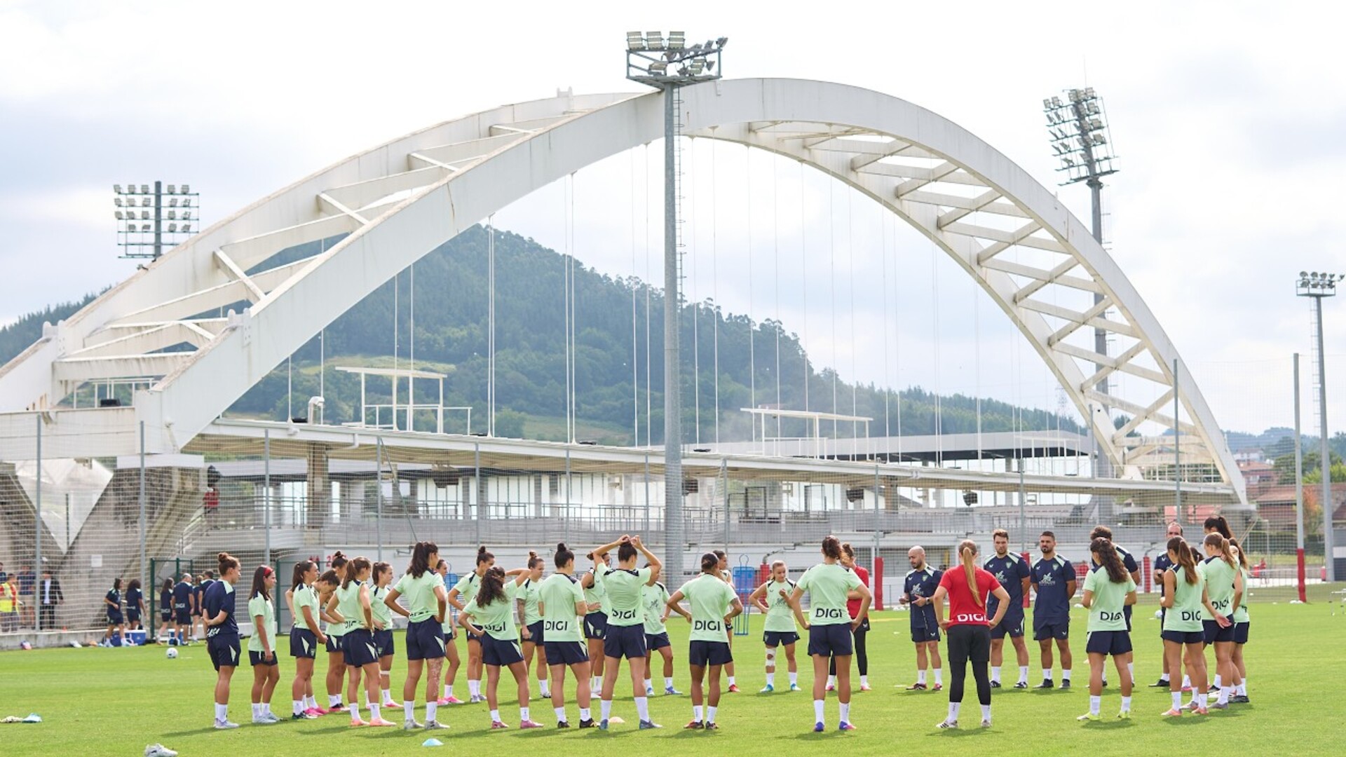 2026/27ko emakumezkoen taldearen lehen entrenamendu-saioa